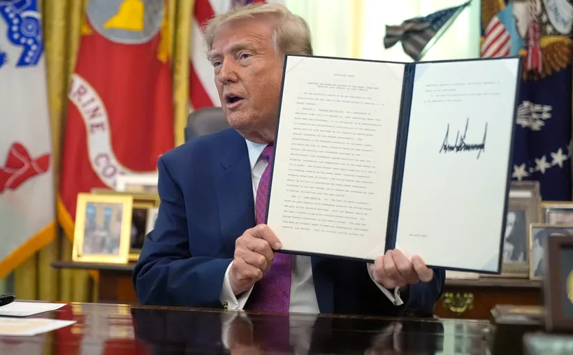 Trump firma decreto para renombrar el lago Ontario como “lago América”