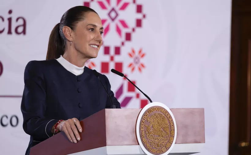Sheinbaum va por eliminar la doble nacionalidad para presidente y gobernadores
