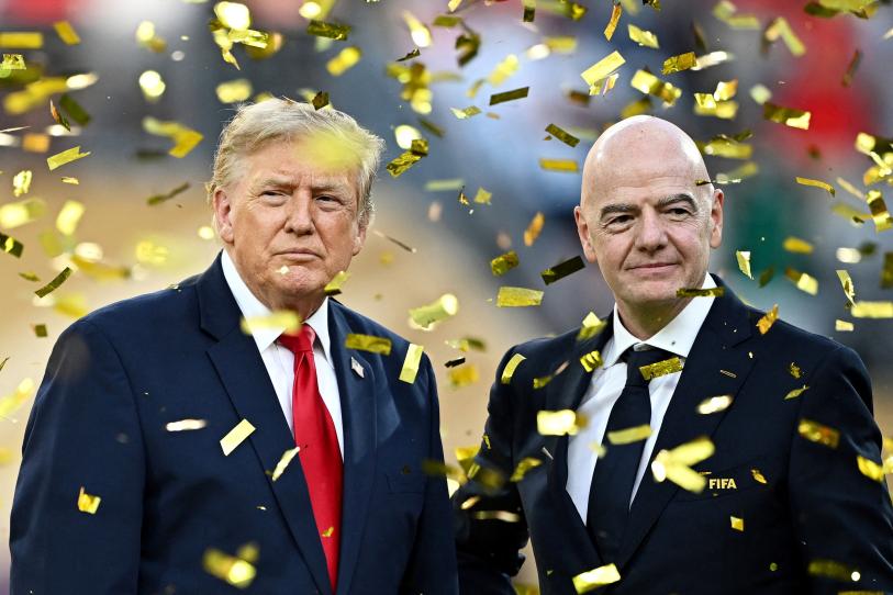 Donald Trump defiende a Gianni Infantino mientras el futbol mundial pide su cabeza