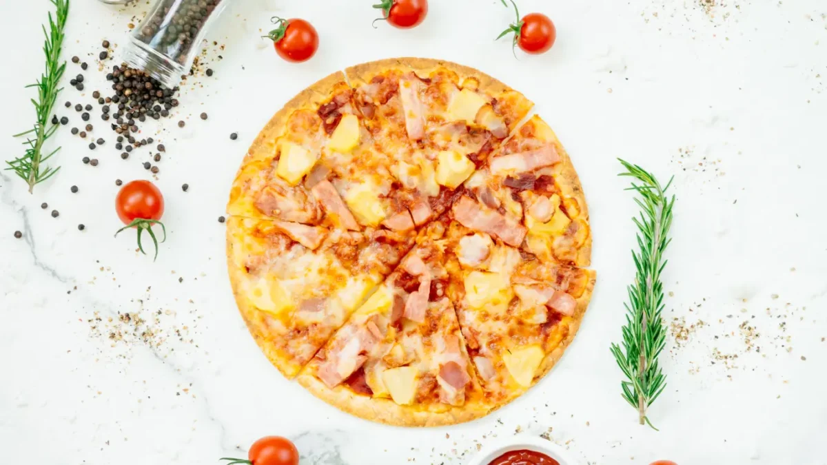 La pizza hawaiana no nació en Hawái: la inventó un griego en Canadá