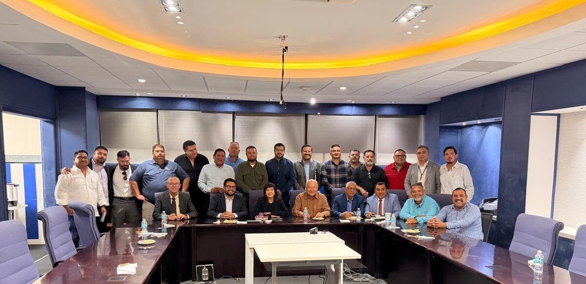 Gobernador VMCC mantiene diálogo con sector transporte de Los Cabos para construir acuerdos