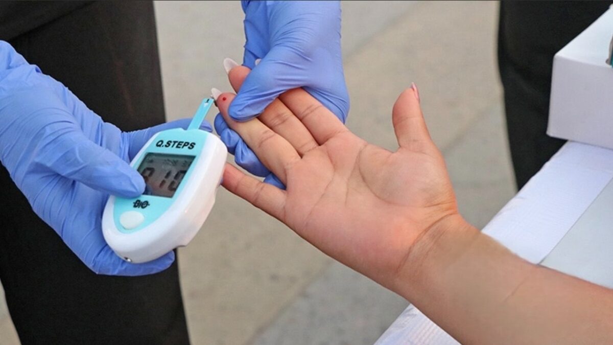 Amplía Salud jornadas de detección de enfermedades cardiovasculares en el malecón de La Paz