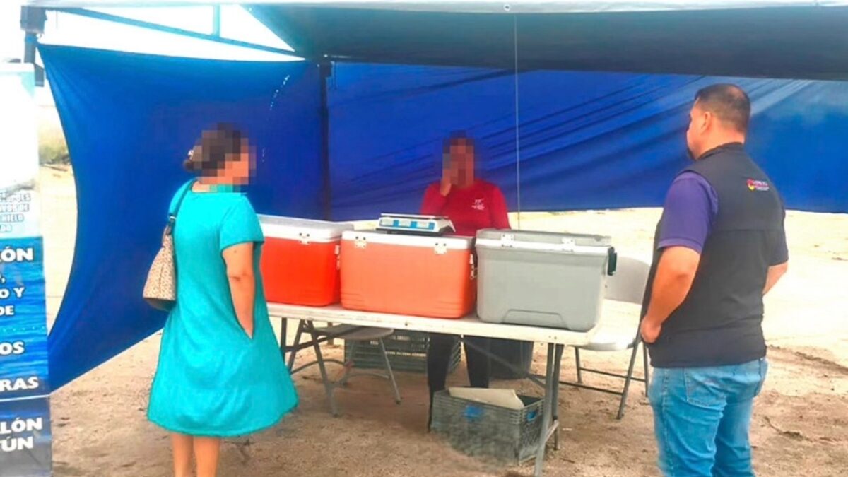 Suspende COEPRIS BCS venta de alimentos en vialidades afectadas por agua de drenaje