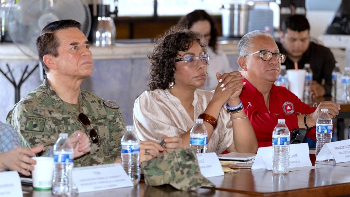 Refuerzan en Los Cabos protocolos de prevención y rescate en playas ante oleaje y temporada de ciclones