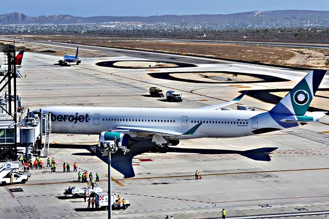 Enfrenta Los Cabos reducción de vuelos desde Estados Unidos