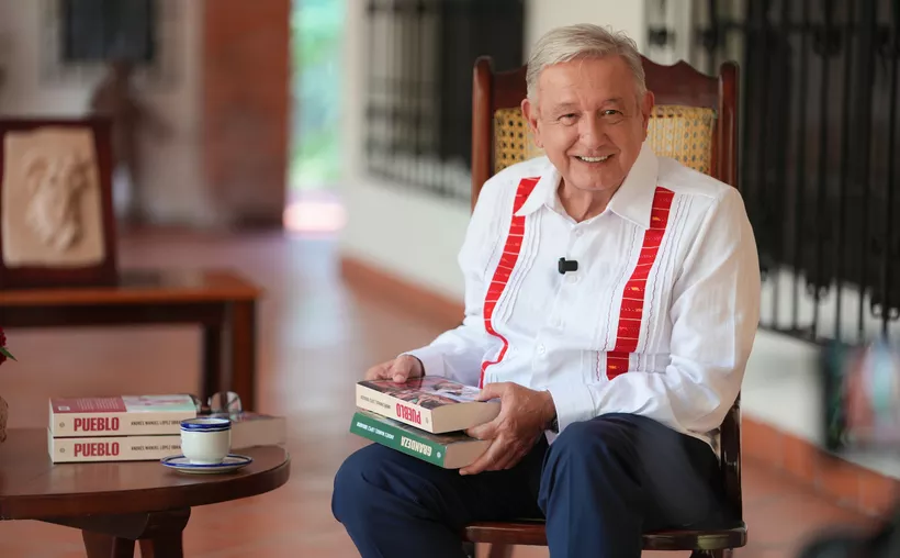AMLO reaparece en redes para presentar su nuevo libro, “Pueblo”