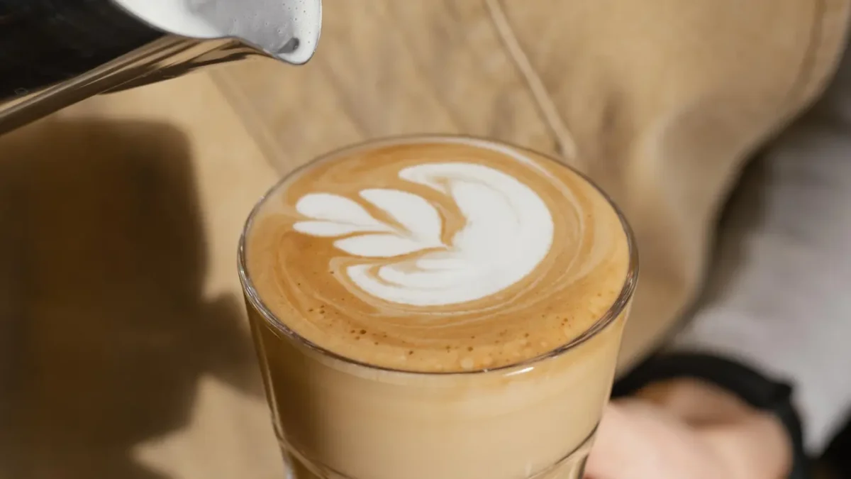 ¿Por qué tu café sabe amargo? 5 errores al prepararlo que pueden arruinar una buena taza