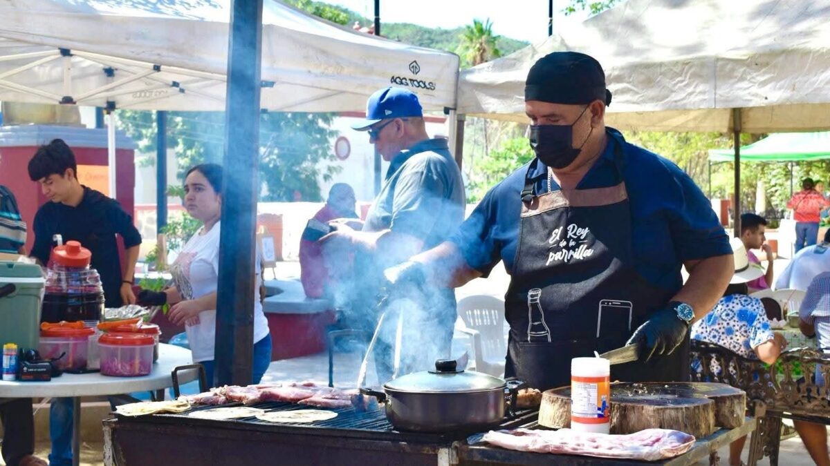 Invita SETUE a celebrar el mes patrio en el Mercado Ranchero de San Antonio