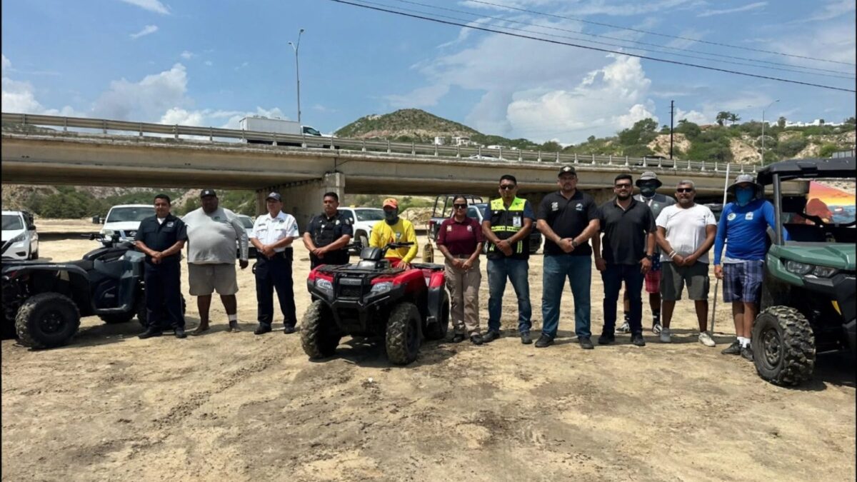 ZOFEMAT Los Cabos retira 13 toneladas de residuos y 786 llantas en playa El Médano
