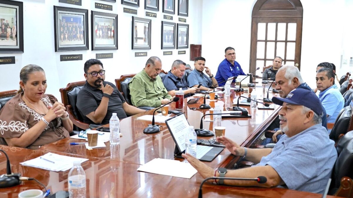 Despliega Ayuntamiento de Los Cabos maquinaria y personal en zonas afectadas por lluvias