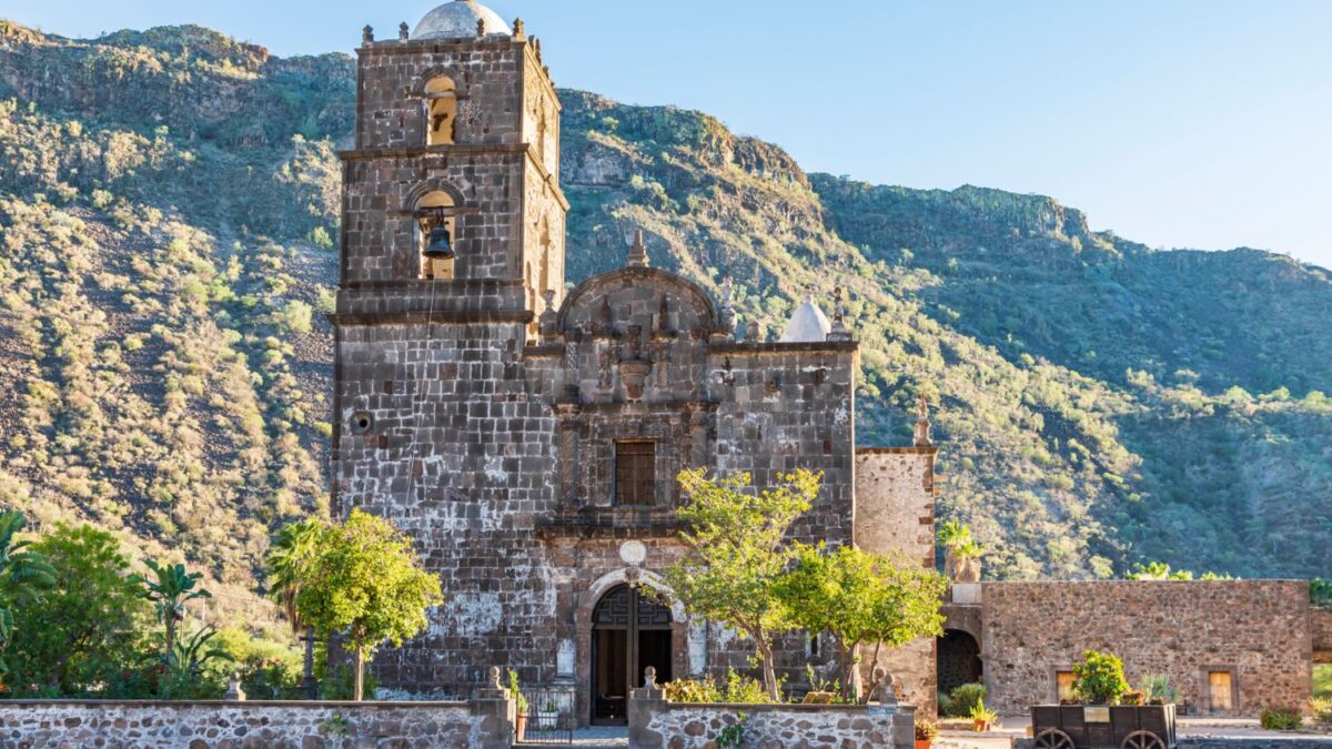 Acercan historia de las misiones de BCS a estudiantes de Turismo en Los Cabos
