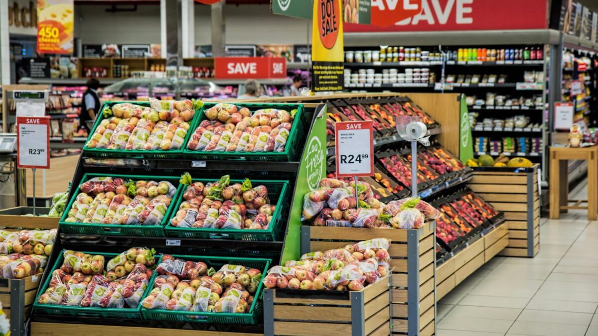 Boicot canadiense a productos de EU obliga a supermercados a buscar nuevas fuentes de suministro