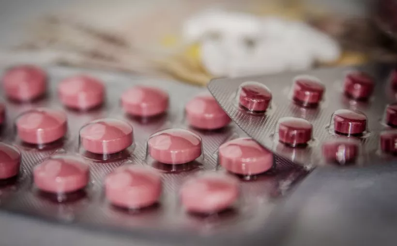 Gobierno refuerza reglas a proveedores contra desabasto de medicinas