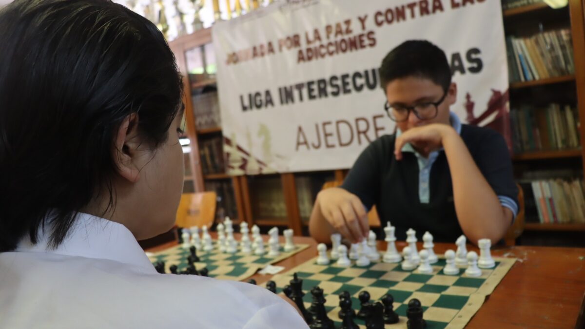 Participan más de 40 mil estudiantes de secundaria de BCS en Jornada por la Paz y contra las Adicciones