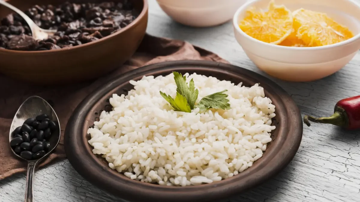 ¿Cuánto dura el arroz cocido en el refrigerador? Cómo guardarlo y recalentarlo