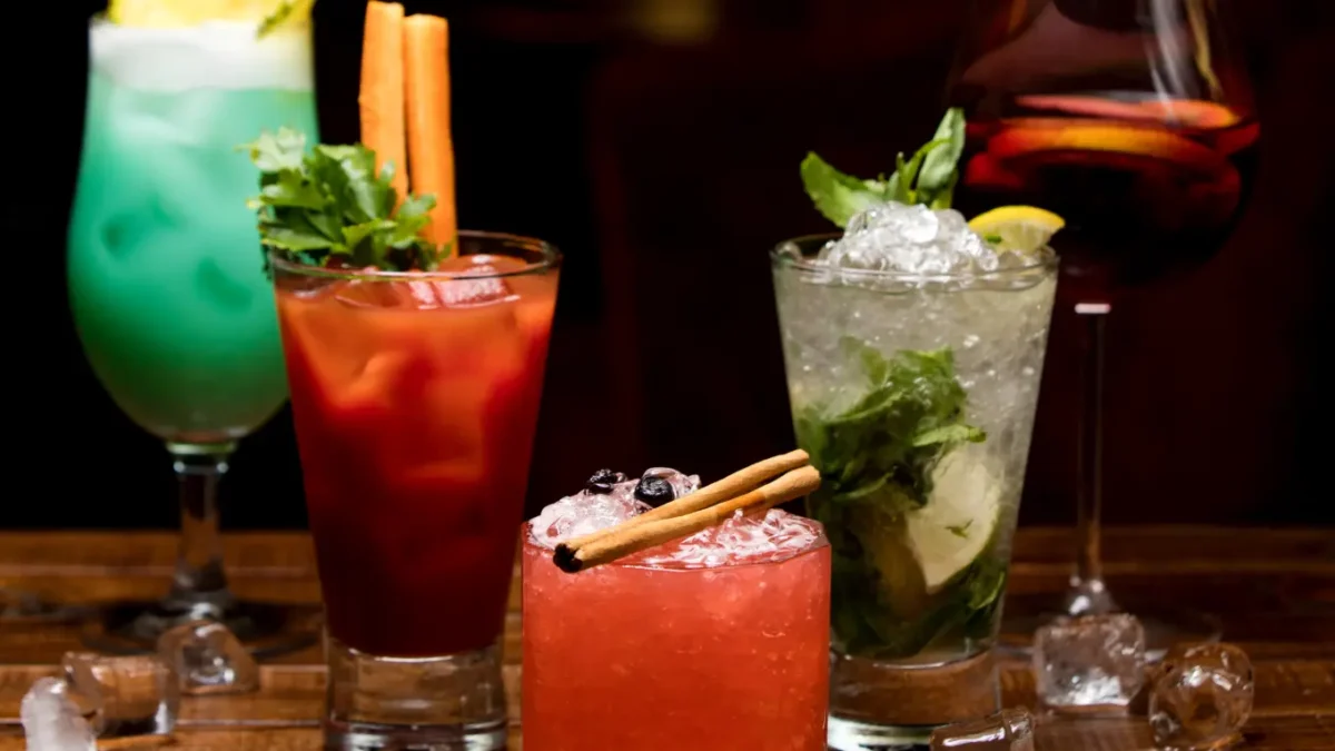 Whisky, ron y tequila con sabores: por qué las grandes marcas apuestan por la fruta y el picante