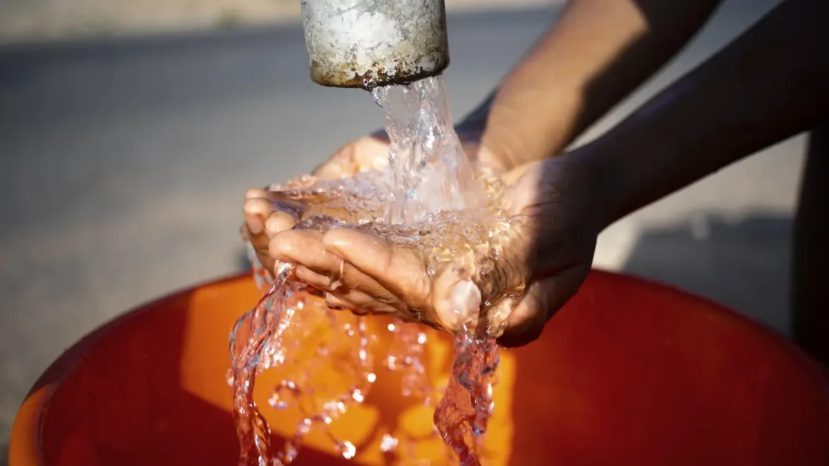 ¿Cómo potabilizar agua después de un huracán? Tres métodos para hacerla segura