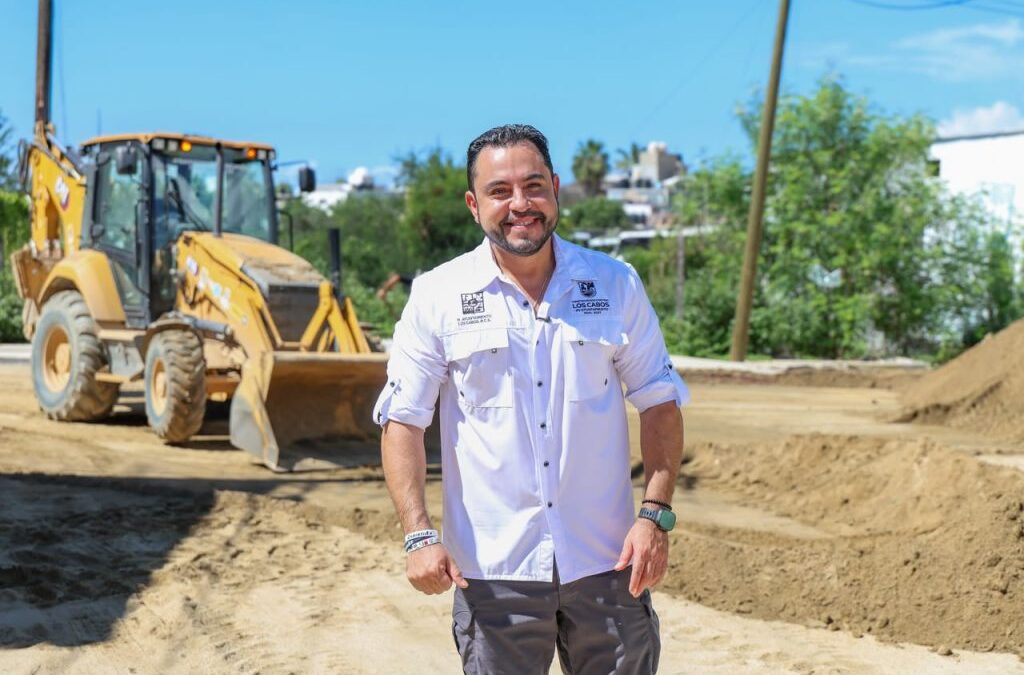 Supervisa alcalde Christian Agúndez rehabilitación de vialidades en Cabo San Lucas