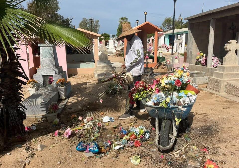 Garantiza XV Ayuntamiento de Los Cabos espacios dignos en panteones para los días 1 y 2 de noviembre