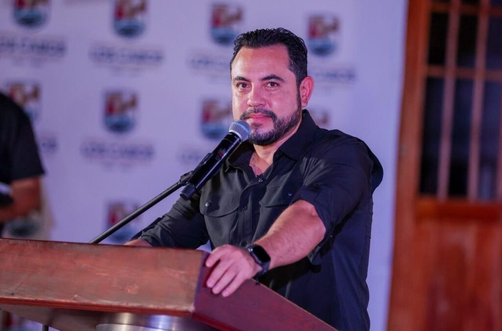 Refrenda Christian Agúndez comunicación directa con la ciudadanía de Los Cabos