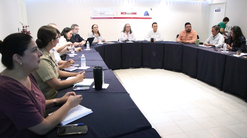 Acuerda Salud medidas para fortalecer la atención a pacientes con dengue en Comondú