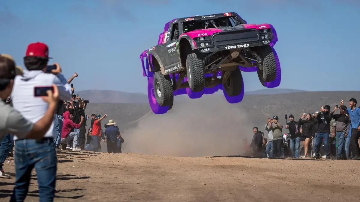 Preparan exhibición de vehículos off-road en Cabo San Lucas por la SCORE Baja Mil 2026
